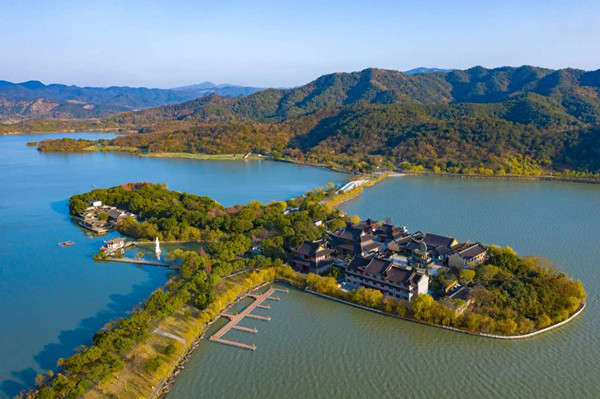 Dongqian Lake: Keindahan Alam yang Menyegarkan di Ningbo