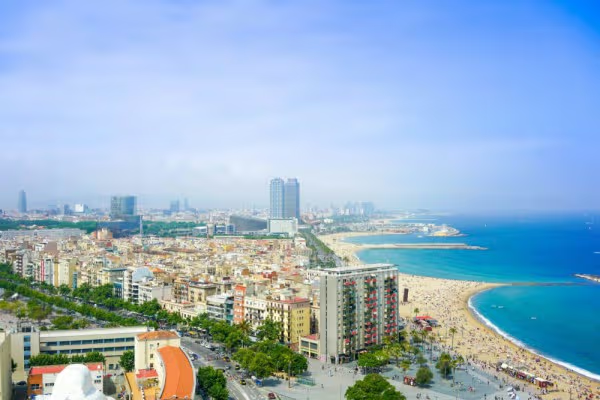 Menikmati Keindahan Wisata Pantai di Barcelona, Spanyol